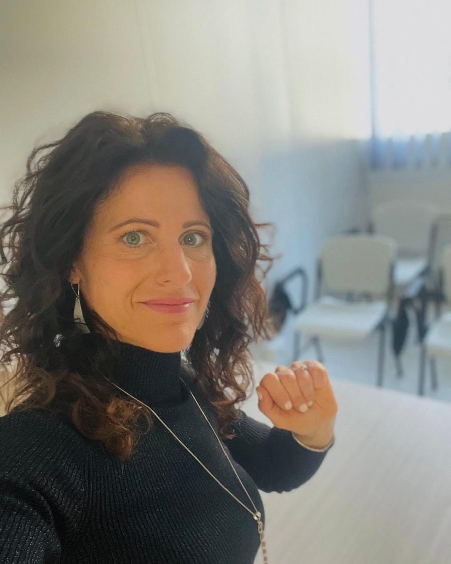 Serena Poli in aula prima di una sessione
